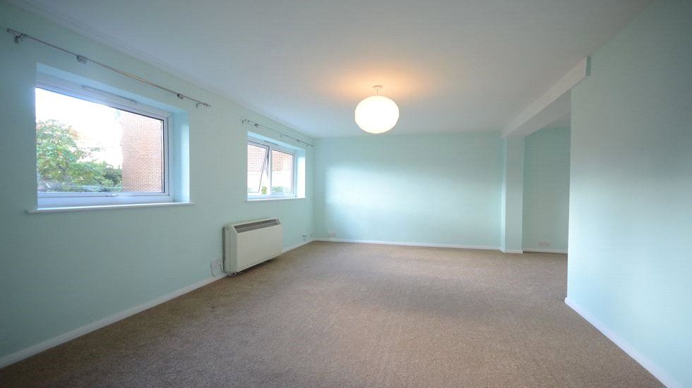 2 bed flat for sale in Southlake Court, Woodley, Reading RG5, £250,000