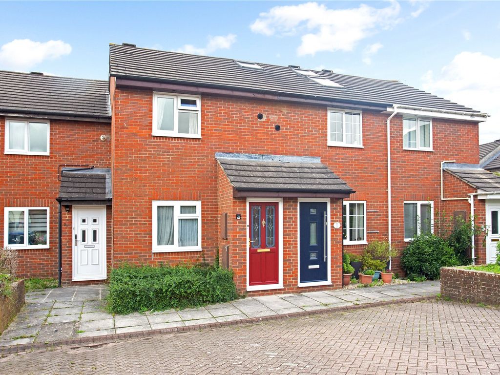 2 bed terraced house for sale in Lees Court, Salisbury SP2, £240,000