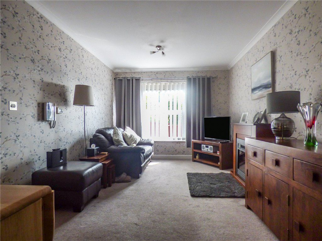 1 bed flat for sale in Banks Lane, Riddlesden, Keighley, West Yorkshire BD20, £105,000
