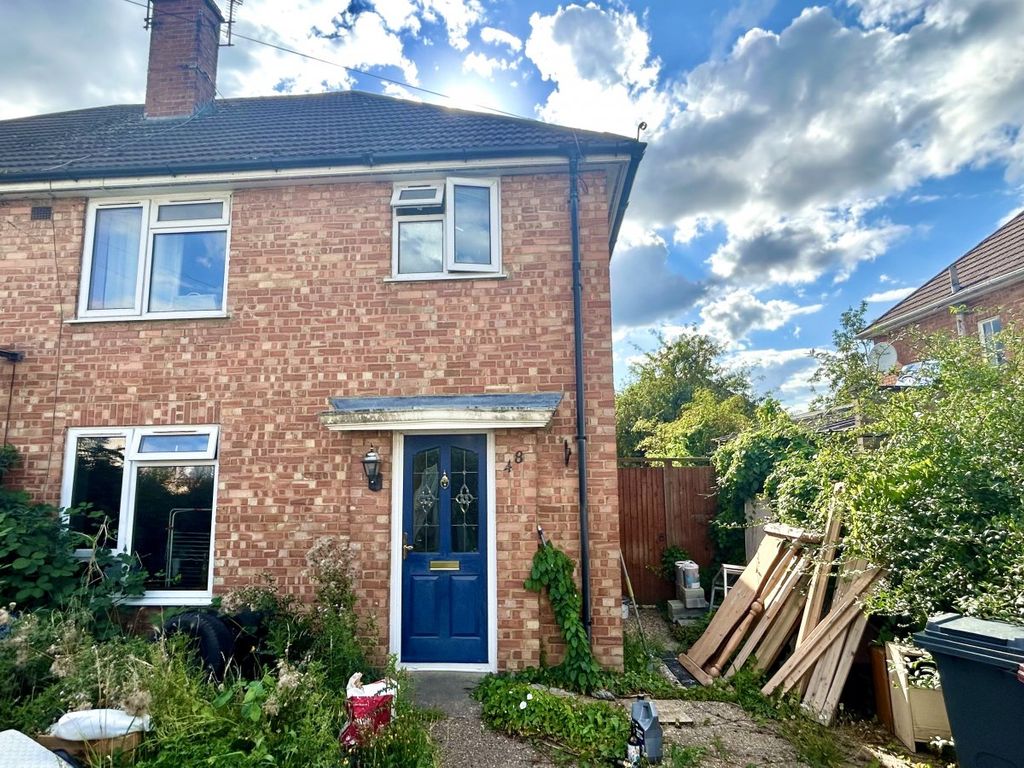 3 bed semi-detached house for sale in Foxhays Road, Reading, Berkshire RG2, £260,000