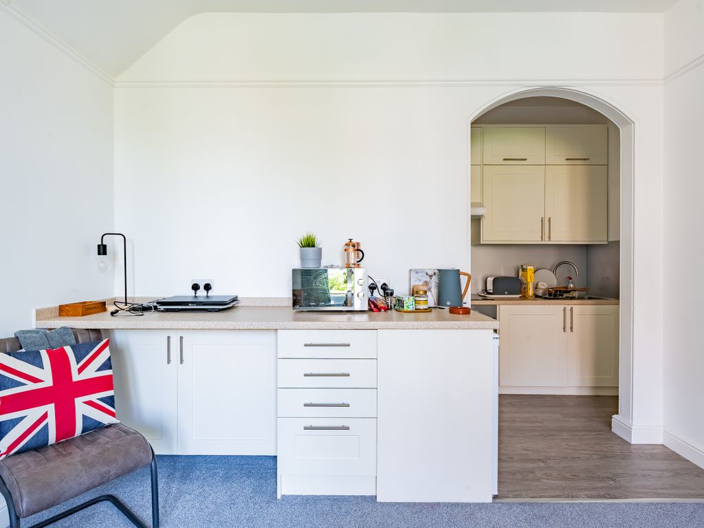 1 bed flat for sale in St Johns Road, Clifton, Bristol BS8, £275,000