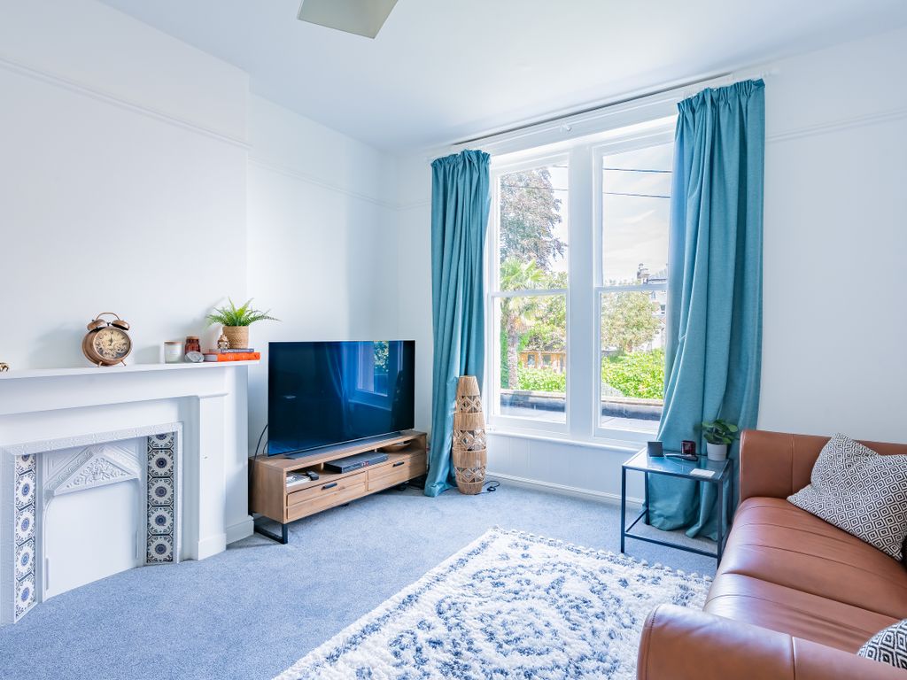 1 bed flat for sale in St Johns Road, Clifton, Bristol BS8, £275,000