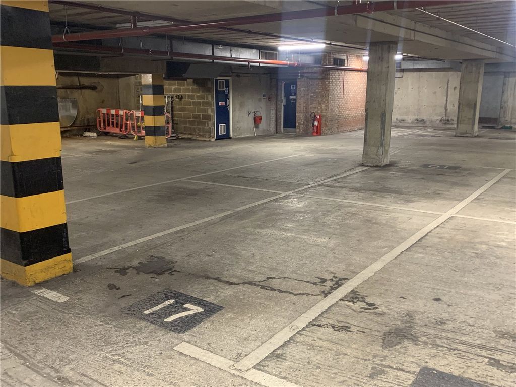 Parking/garage for sale in East Street, Chichester PO19, £7,500
