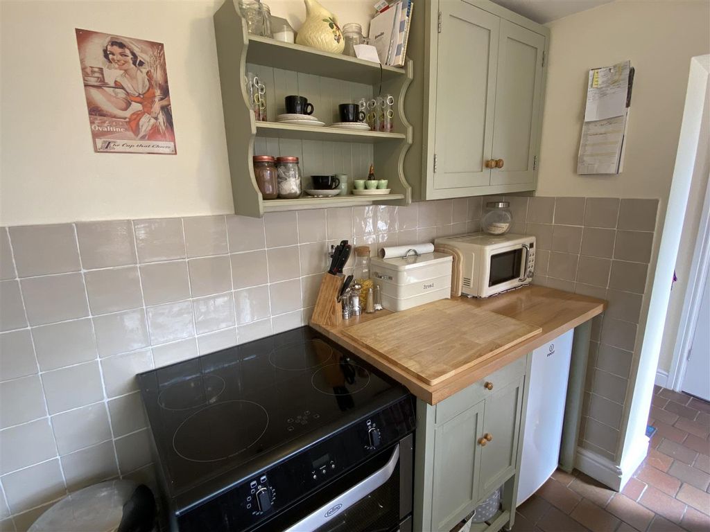 2 bed end terrace house for sale in Linton Heath, Linton DE12, £145,000