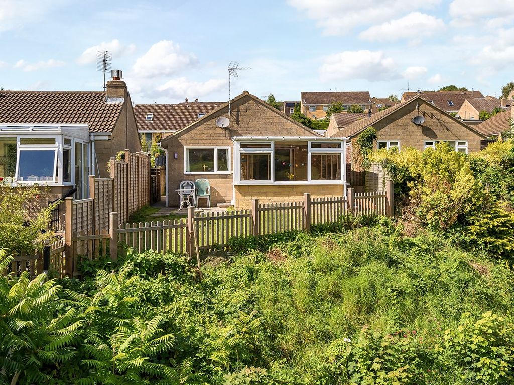 3 bed detached bungalow for sale in Shepherds Close, Stroud GL5, £310,000