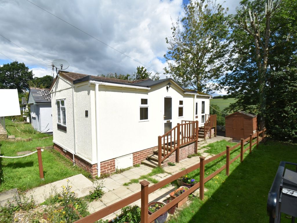 2 bed mobile/park home for sale in Old Sax Lane, Chartridge, Chesham, Buckinghamshire HP5, £150,000