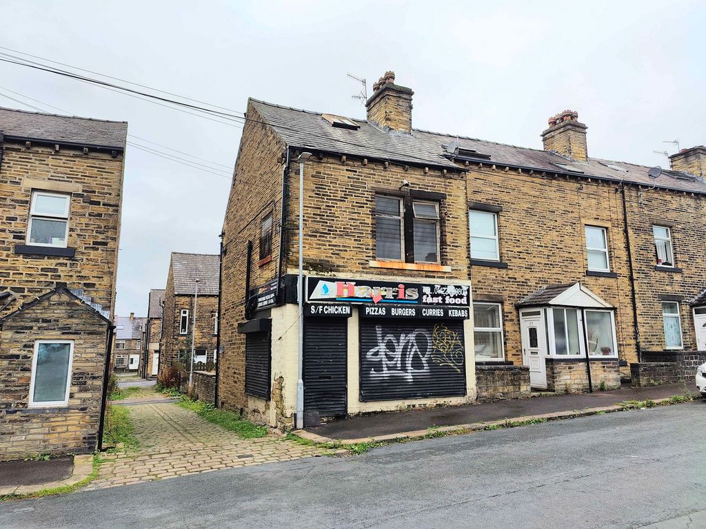 Land for sale in Bath Place, Halifax HX3, £60,000