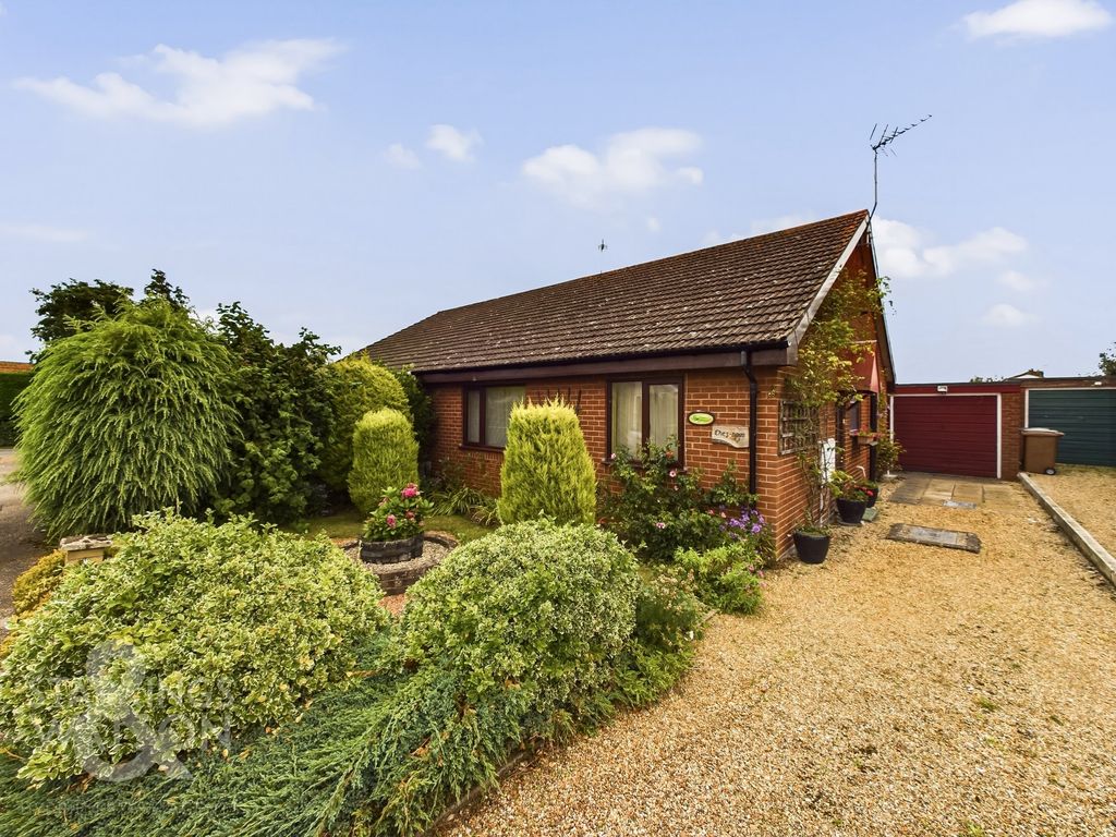 2 bed semi-detached bungalow for sale in Highefield, Little Plumstead, Norwich NR13, £240,000