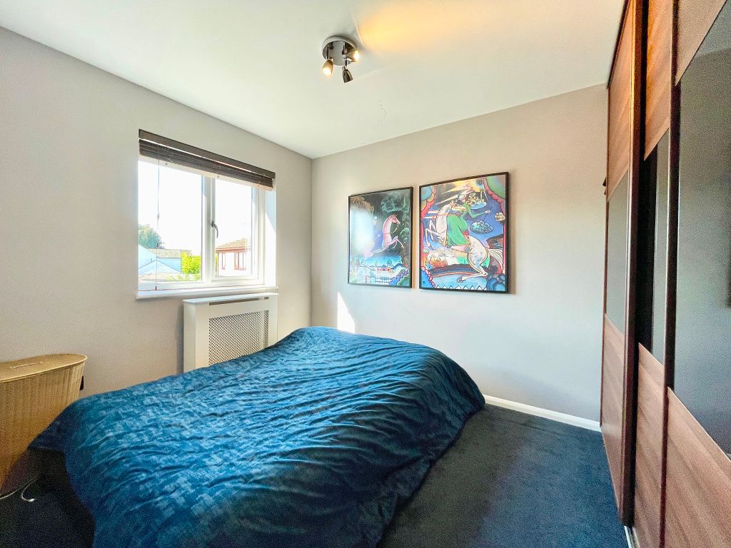 1 bed maisonette for sale in Common Road, Eton Wick, Windsor SL4, £210,000