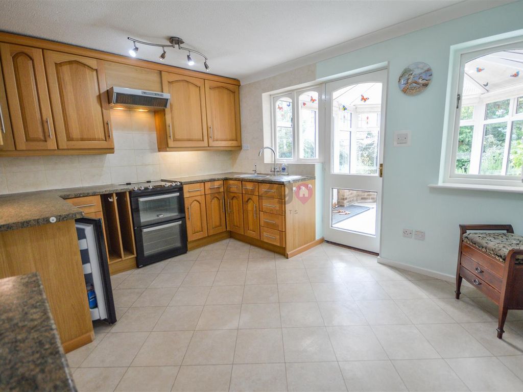 2 bed detached house for sale in Willingham Close, Sothall, Sheffield S20, £220,000