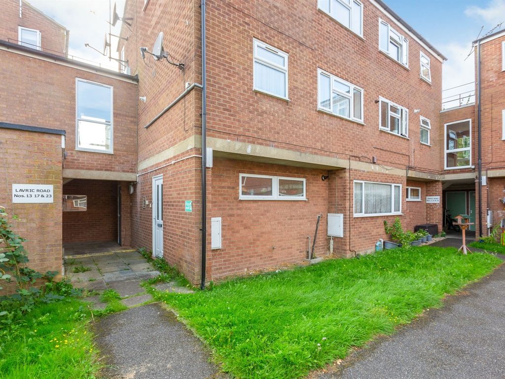 2 bed flat for sale in Lavric Road, Aylesbury HP21, £150,000
