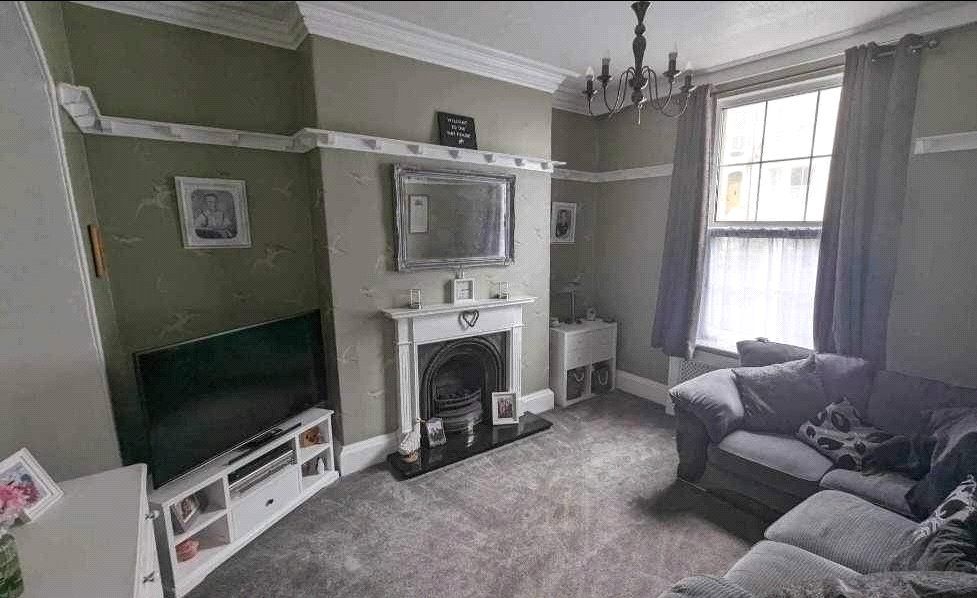 5 bed terraced house for sale in West Terrace, Whitby, North Yorkshire YO21, £325,000