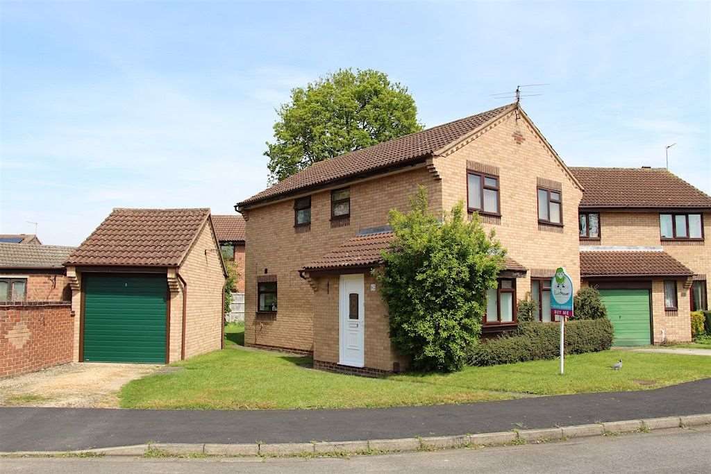 4 bed detached house for sale in Belton Grove, Grantham NG31, £290,000