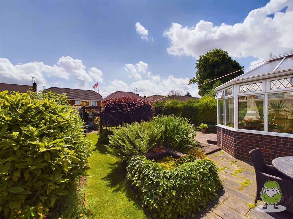 4 bed detached bungalow for sale in West Bank Avenue, Mansfield NG19, £300,000