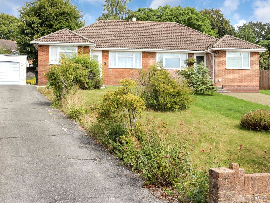 3 bed semi-detached bungalow for sale in Downsway, Salisbury SP1, £322,000