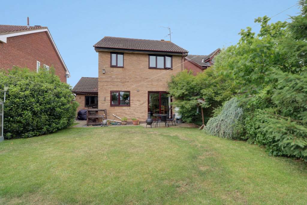 4 bed detached house for sale in Primrose Way, Grantham NG31, £260,000