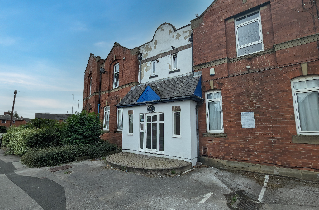 1 bed flat for sale in Flat, Lingwell Park Court, North Lingwell Road, Leeds LS10, £45,000