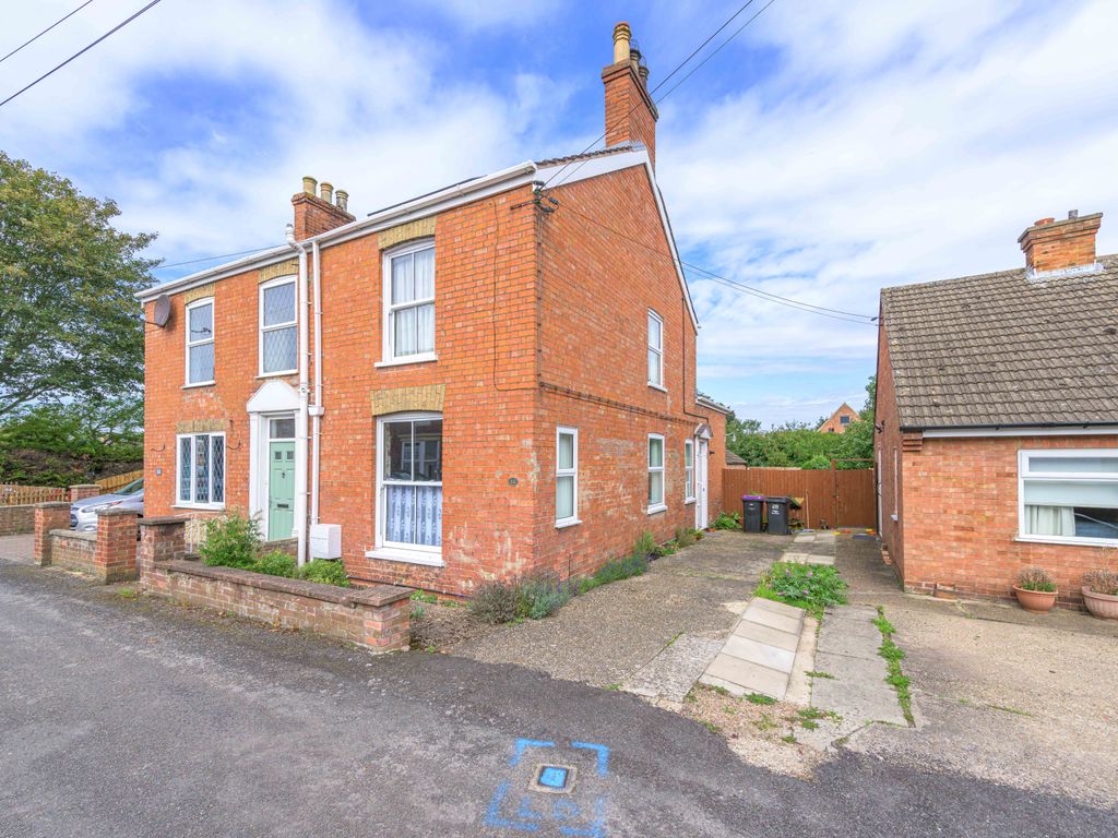 2 bed semi-detached house for sale in Croft Street, Horncastle LN9, £150,000