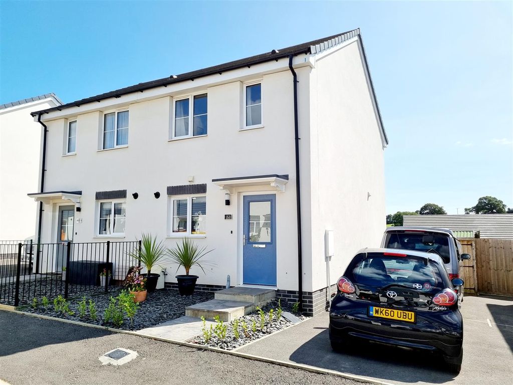 2 bed property for sale in Barley Rise, Launceston PL15, £209,950