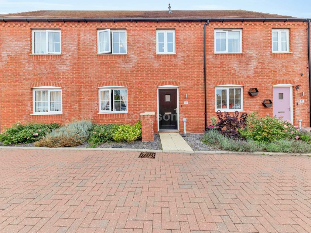 3 bed terraced house for sale in Drake Gardens, Swaffham PE37, £176,250
