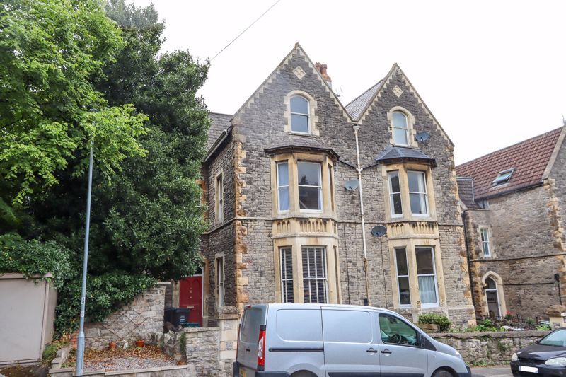2 bed flat for sale in Victoria Road, Clevedon BS21, £285,000