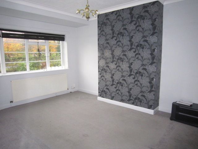 2 bed flat for sale in New Adel Lane, Adel, Leeds, West Yorkshire LS16, £135,500