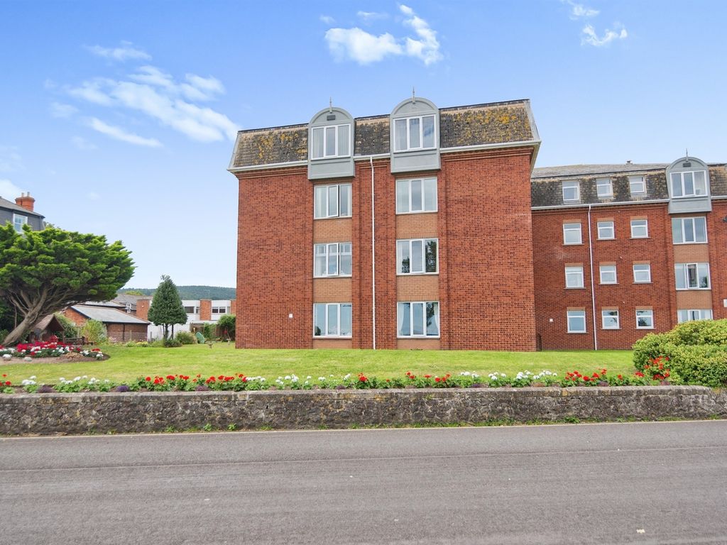 2 bed penthouse for sale in North Road, Minehead TA24, £115,000