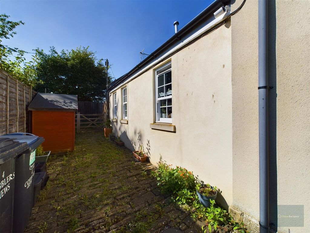 1 bed terraced bungalow for sale in Cobblers Mews, Union Street, Melksham SN12, £135,000