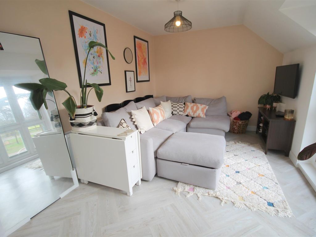 1 bed flat for sale in Jenkins Way, Frenchay, Bristol BS16, £260,000
