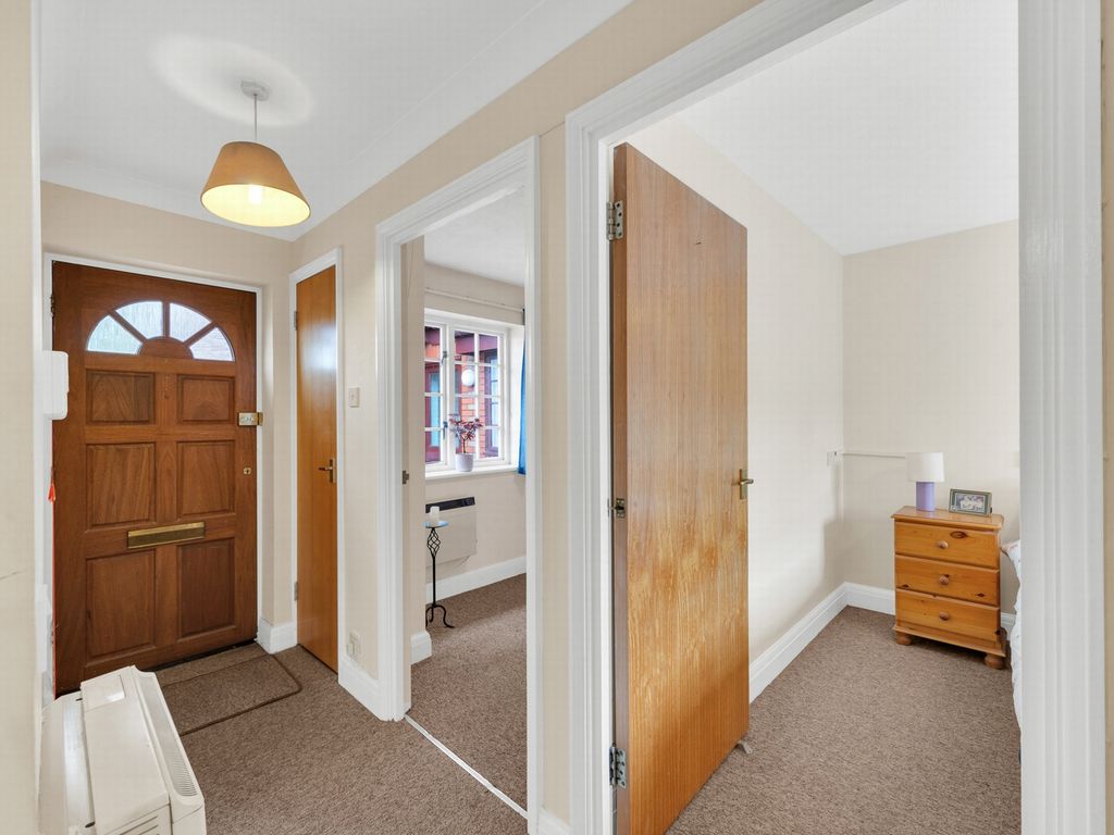 2 bed flat for sale in Southend House, Footscray Road, Eltham SE9, £230,000