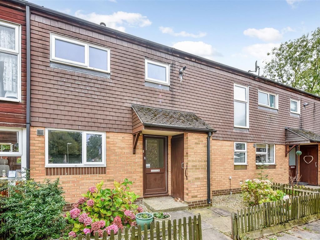 2 bed terraced house for sale in Pilgrims Way, Andover SP10, £207,500