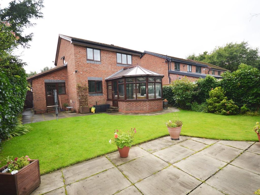 4 bed detached house for sale in Bridgemere Close, Radcliffe, Manchester M26, £300,000