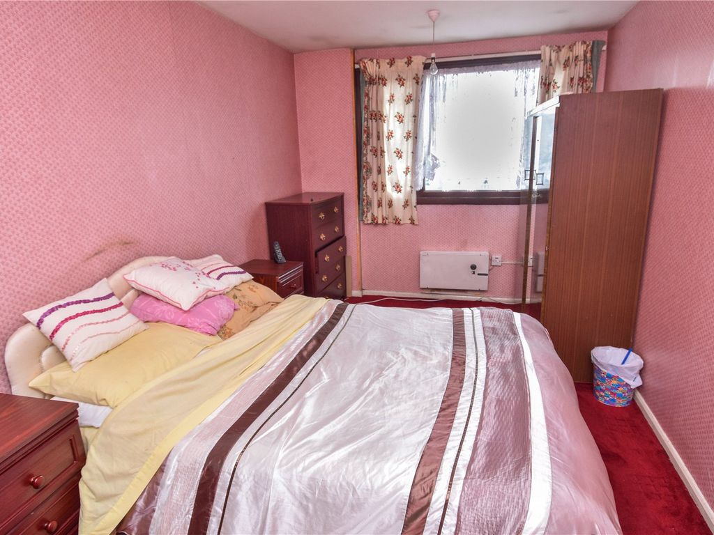 3 bed end terrace house for sale in Barrow Walk, Highgate, Birmingham B5, £230,000