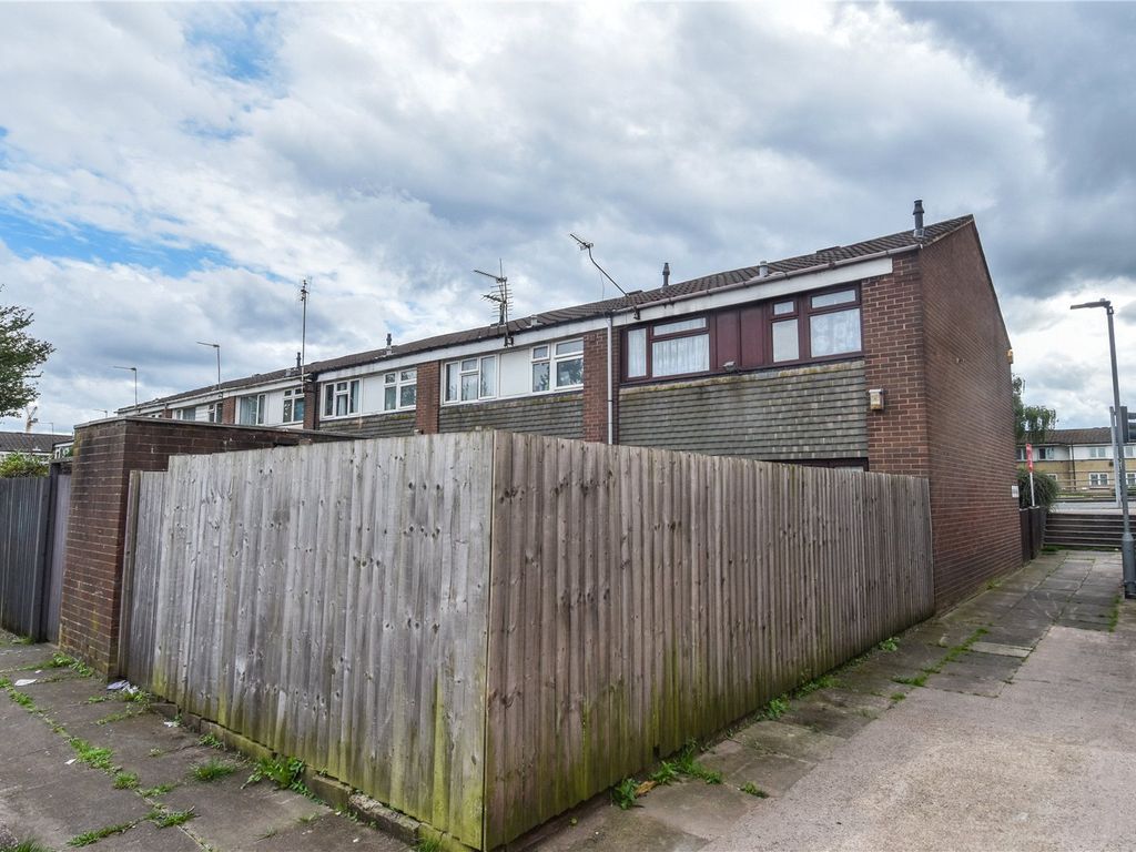 3 bed end terrace house for sale in Barrow Walk, Highgate, Birmingham B5, £230,000