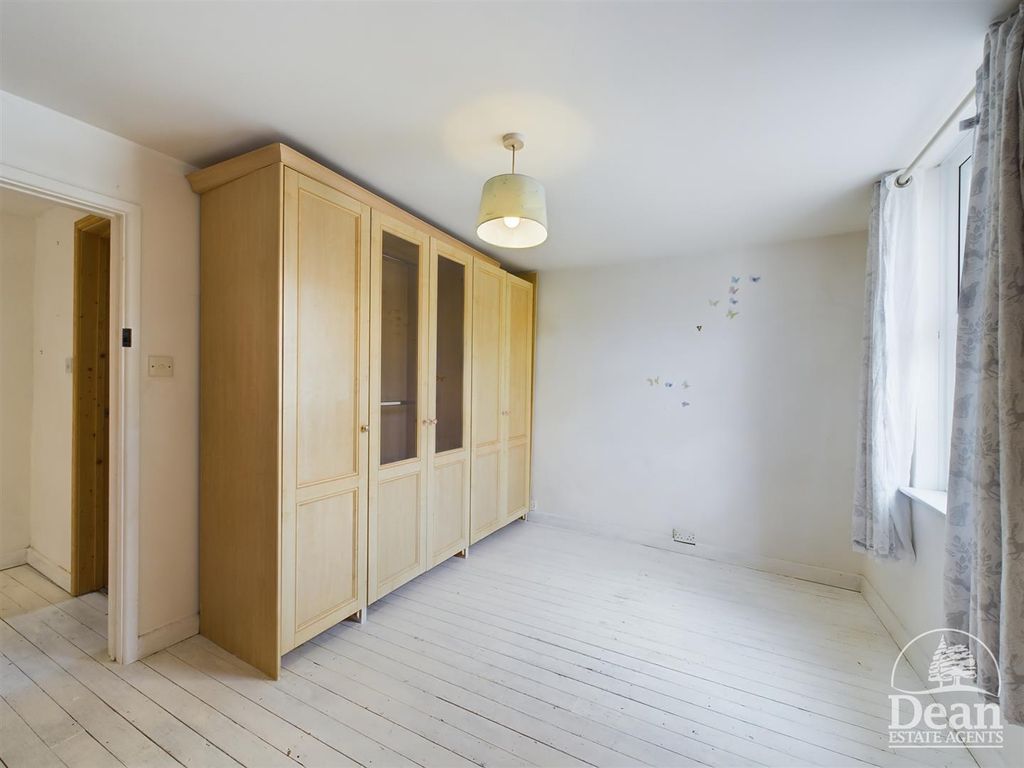 3 bed semi-detached house for sale in Broad Street, Littledean, Cinderford GL14, £220,000