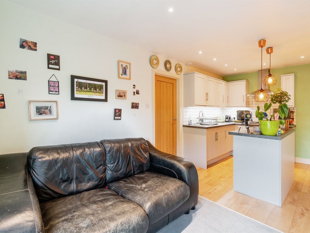 1 bed flat for sale in Hollings Street, Cottingley, Bingley BD16, £100,000