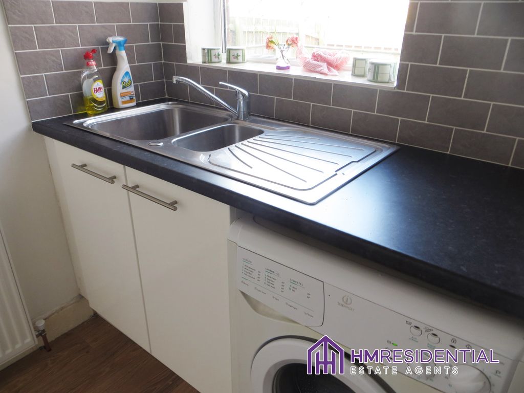 3 bed flat for sale in Castleside Road, Newcastle Upon Tyne NE15, £80,000