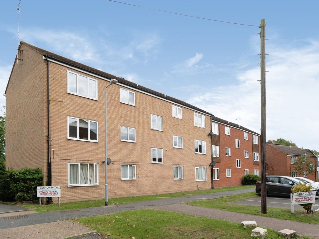 2 bed flat for sale in Benyon Path, South Ockendon RM15, £200,000