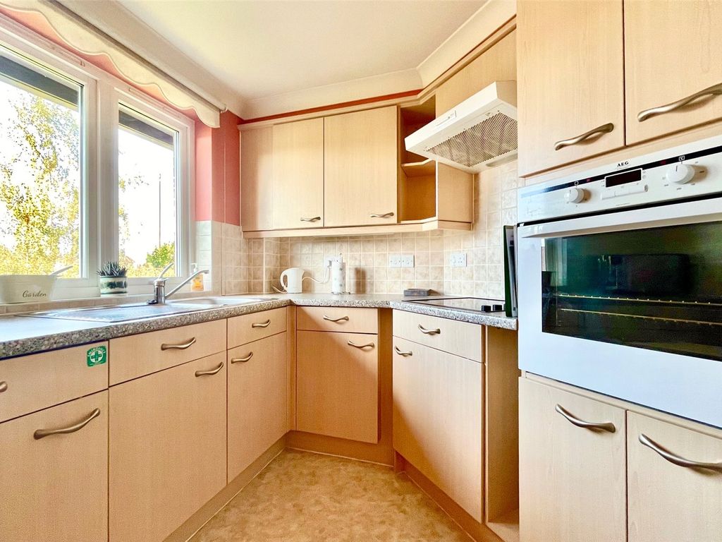 1 bed flat for sale in Kedleston Close, Belper, Derbyshire DE56, £127,500