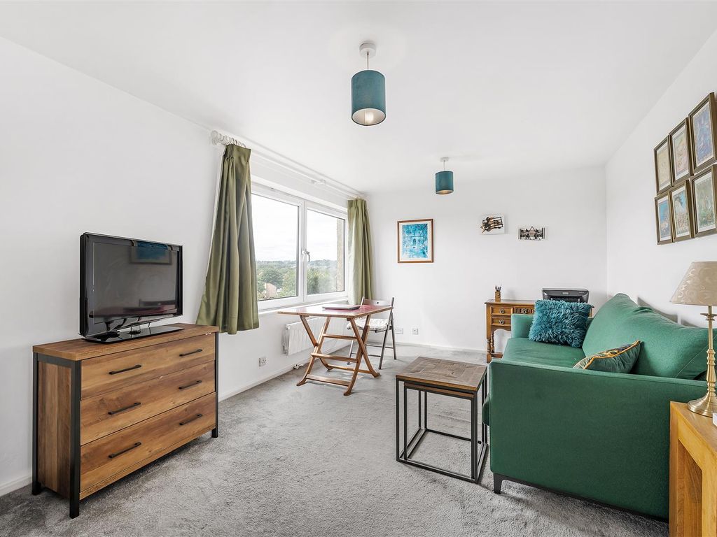 1 bed flat for sale in Avenue Road, Penge SE20, £220,000