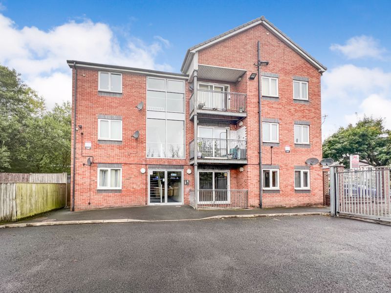 1 bed flat for sale in The Wheelgate, Loxham Street, Farnworth BL3, £70,000