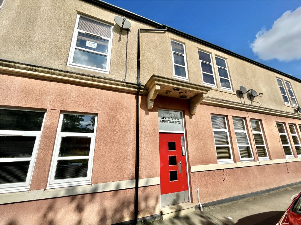 3 bed flat for sale in River View Apartments, River View, Blackhall Mill, Newcastle Upon Tyne NE17, £110,000