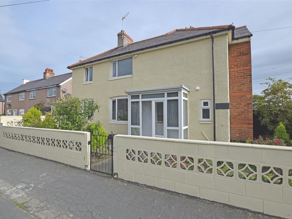 3 bed terraced house for sale in Prince Edward Avenue, Rhyl, Denbighshire LL18, £150,000