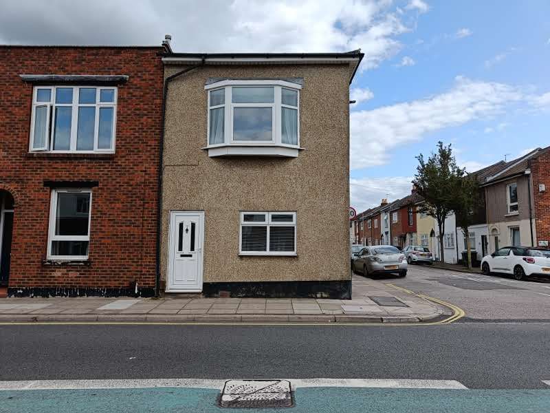 2 bed end terrace house for sale in Twyford Avenue, Portsmouth PO2, £200,000