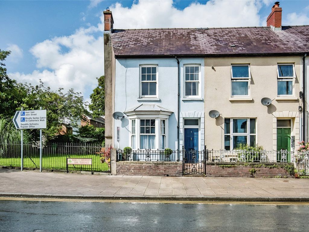 3 bed end terrace house for sale in Oak Terrace, Carmarthen, Carmarthenshire SA31, £225,000