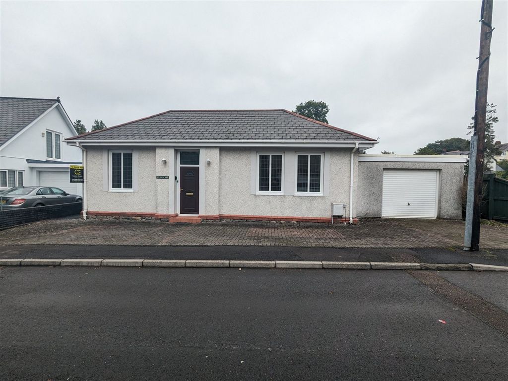 2 bed detached house for sale in Brynmawr Lane, Ammanford SA18, £299,999