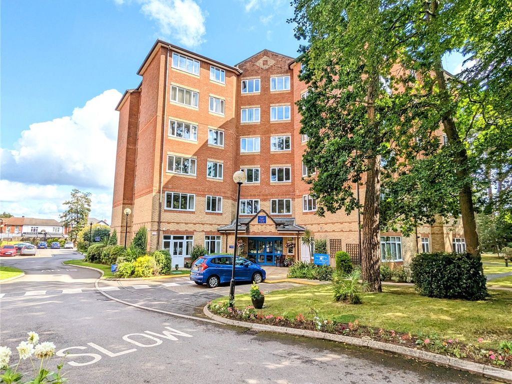 2 bed flat for sale in 37 Lindsay Road, Branksome Park BH13, £240,000
