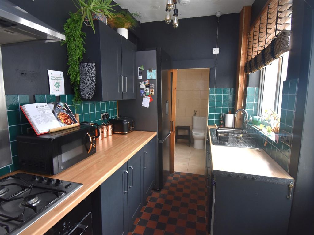 2 bed terraced house for sale in Pembroke Street, York YO30, £240,000