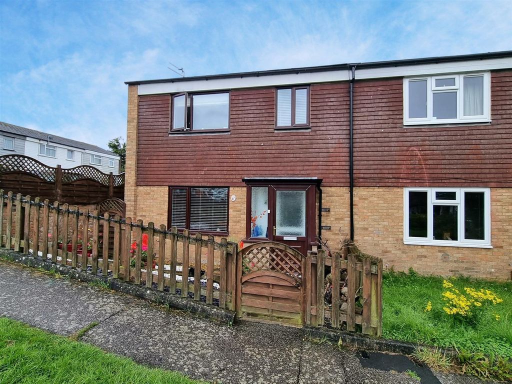 3 bed end terrace house for sale in Freshford Close, Eastbourne BN23, £290,000