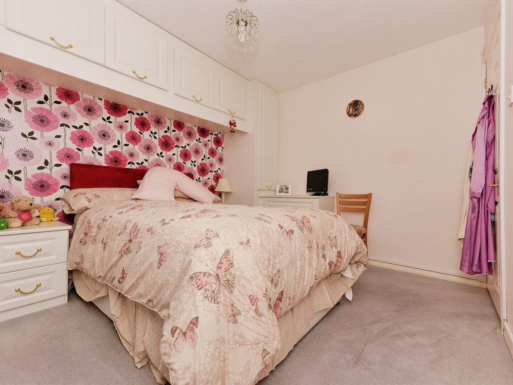 1 bed flat for sale in The Ridgeway, St.Albans AL4, £180,000